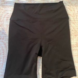 Outdoor Voices Flow 7” Shorts